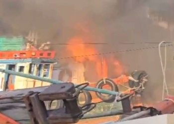 ระยอง ไฟไหม้เรือกลางอู่ระทึก