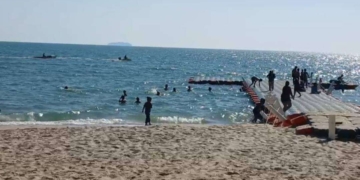 ระทึกยื้อชีวิต7ขวบจมทะเล