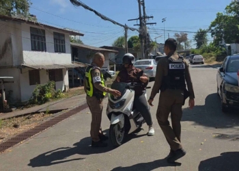 ระยอง วุ่นทั้งโรงพักสาวขอขับรถตร