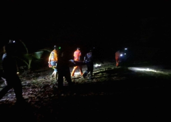 ระยอง ดับหน้าทิ้มคาไฟฉายจับกุ้ง