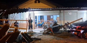 ระยอง ปาเจโร่ซิ่งชน2คันทะลุบ้านพังยับ