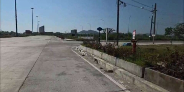 ระยอง ปิดซอยทำชาวบ้านพัง