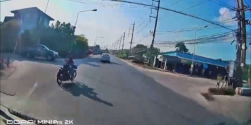  ระยอง คลิปมอเตอร์ไซค์ตัดหน้าตู้