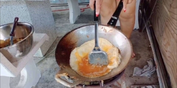 ระยอง ไหลเพชุ่มฉ่ำไปพร้อมไข่เจียว